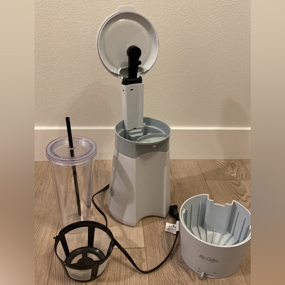 Mr. Coffee Iced Coffee Maker and Reusable Tumbler - Picture 2 of 3